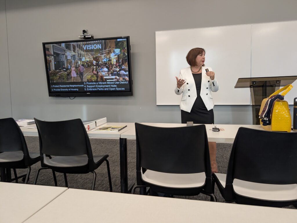Nilsa Zacarias Shares Community Building Expertise at UCF